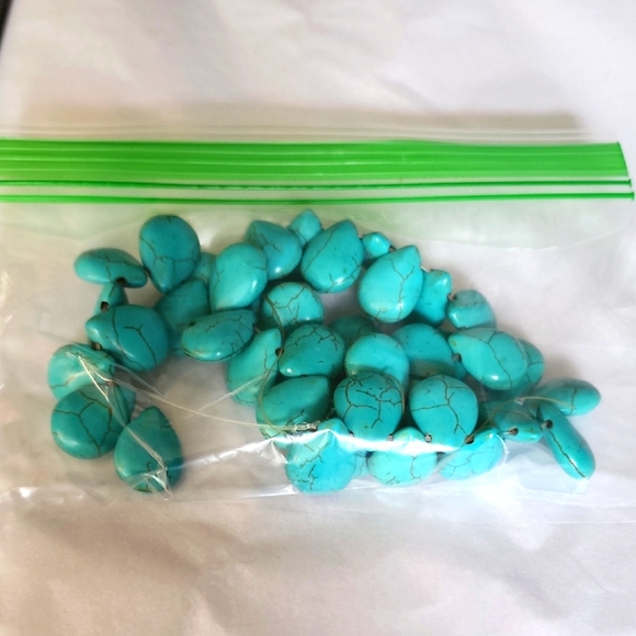 Ziplock Baggie Of Teardrop Turqioise Beads UNTESTED - Picture 1 of 4